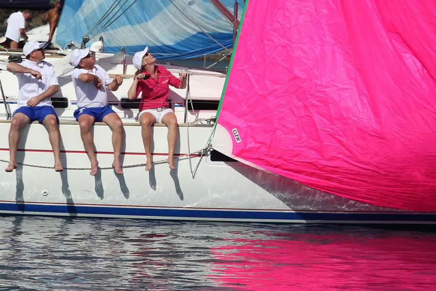 AHIR09_06 : Audi Hamilton Island 2009 : SAILING: Writing Illustration and Photography by Crosbie Lorimer