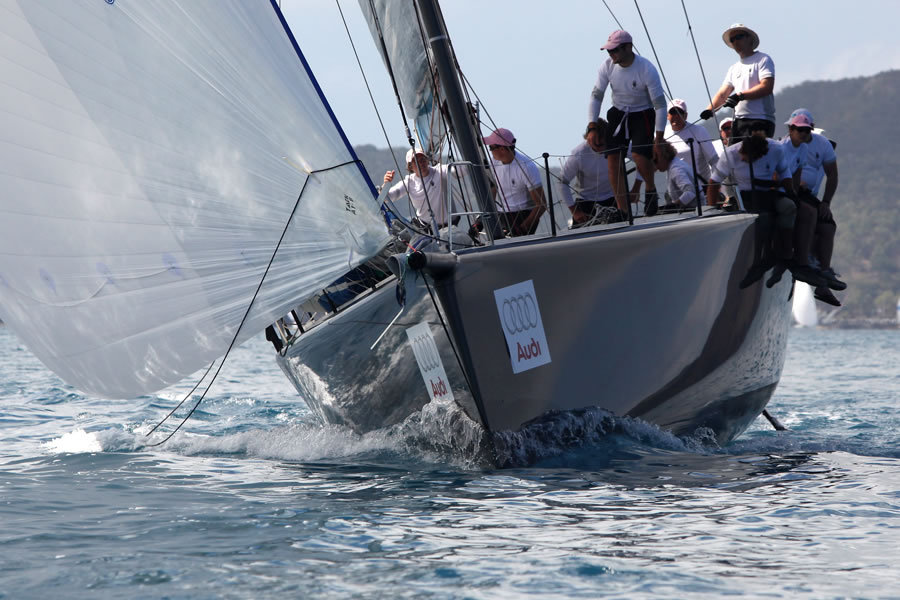 AHIR09_07 : Audi Hamilton Island 2009 : SAILING: Writing Illustration and Photography by Crosbie Lorimer