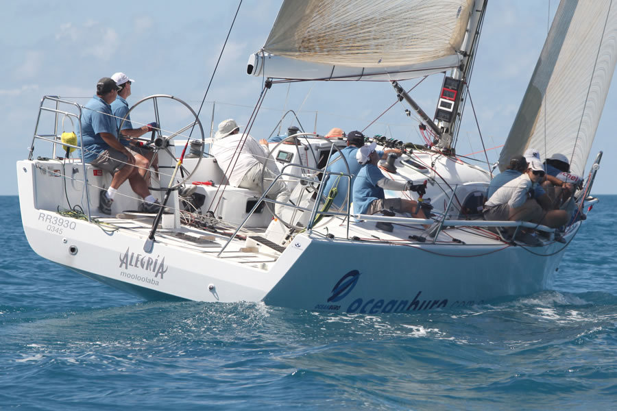 AHIR09_11 : Audi Hamilton Island 2009 : SAILING: Writing Illustration and Photography by Crosbie Lorimer