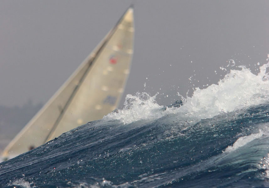 RSH09_01 : Rolex Sydney Hobart 2009 : SAILING: Writing Illustration and Photography by Crosbie Lorimer