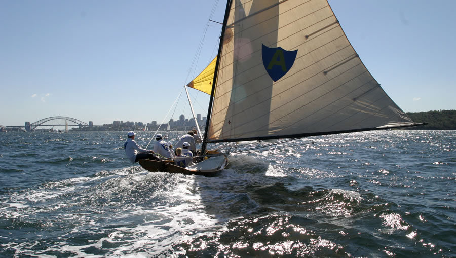 H18_03 : Historic 18 footers : SAILING: Writing Illustration and Photography by Crosbie Lorimer