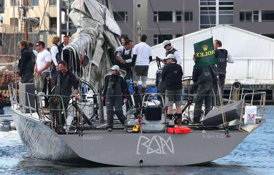 RSH09_17 : Rolex Sydney Hobart 2009 : SAILING: Writing Illustration and Photography by Crosbie Lorimer