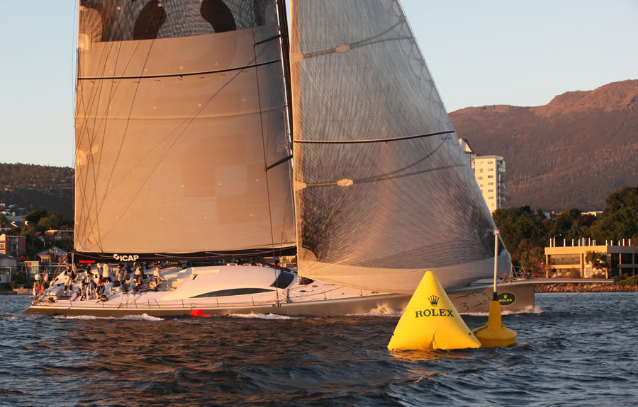 RSH09_18 : Rolex Sydney Hobart 2009 : SAILING: Writing Illustration and Photography by Crosbie Lorimer