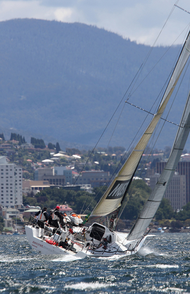  : Rolex Sydney Hobart 2010 : SAILING: Writing Illustration and Photography by Crosbie Lorimer