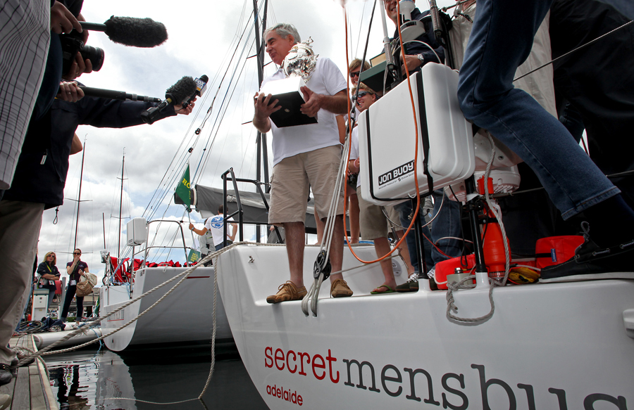  : Rolex Sydney Hobart 2010 : SAILING: Writing Illustration and Photography by Crosbie Lorimer