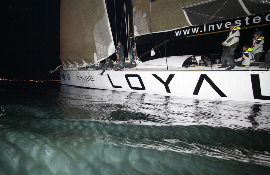  : Rolex Sydney Hobart 2010 : SAILING: Writing Illustration and Photography by Crosbie Lorimer
