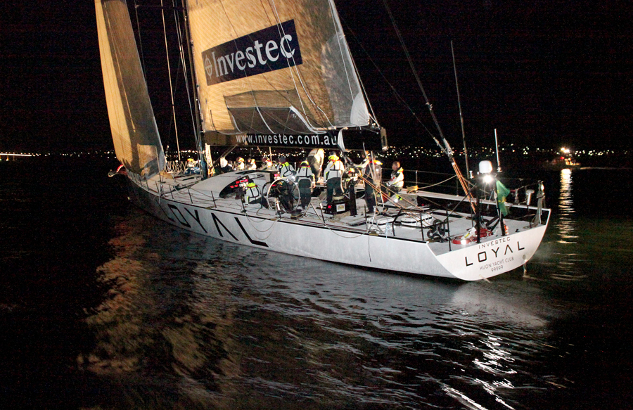  : Rolex Sydney Hobart 2010 : SAILING: Writing Illustration and Photography by Crosbie Lorimer