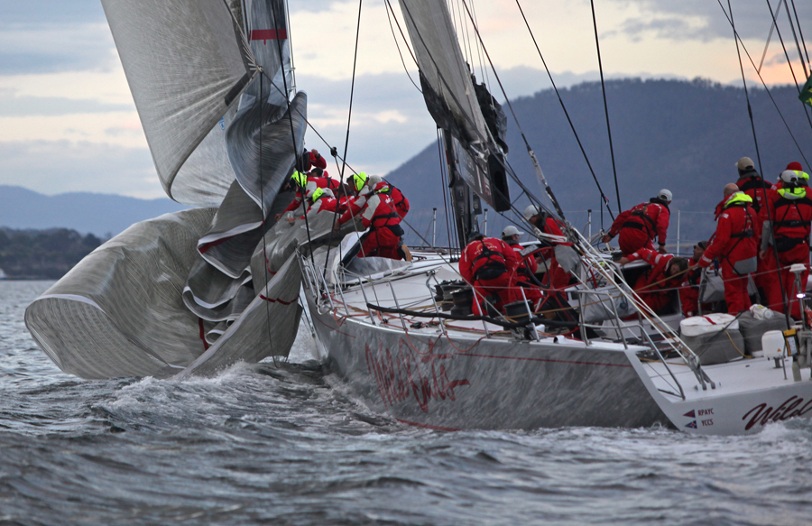  : Rolex Sydney Hobart 2010 : SAILING: Writing Illustration and Photography by Crosbie Lorimer