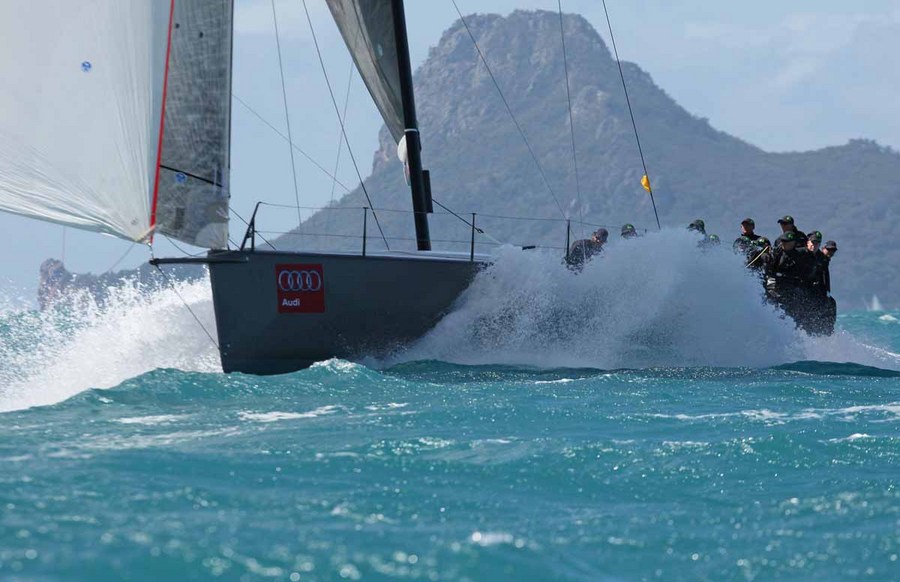 AH-35 : Audi Hamilton Island RW 2011 : SAILING: Writing Illustration and Photography by Crosbie Lorimer