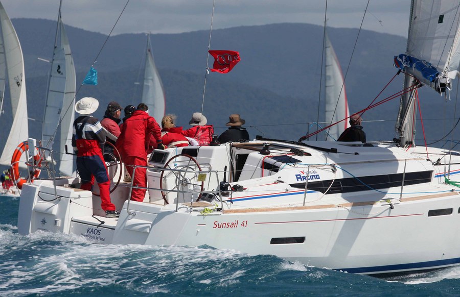 AH-31 : Audi Hamilton Island RW 2011 : SAILING: Writing Illustration and Photography by Crosbie Lorimer