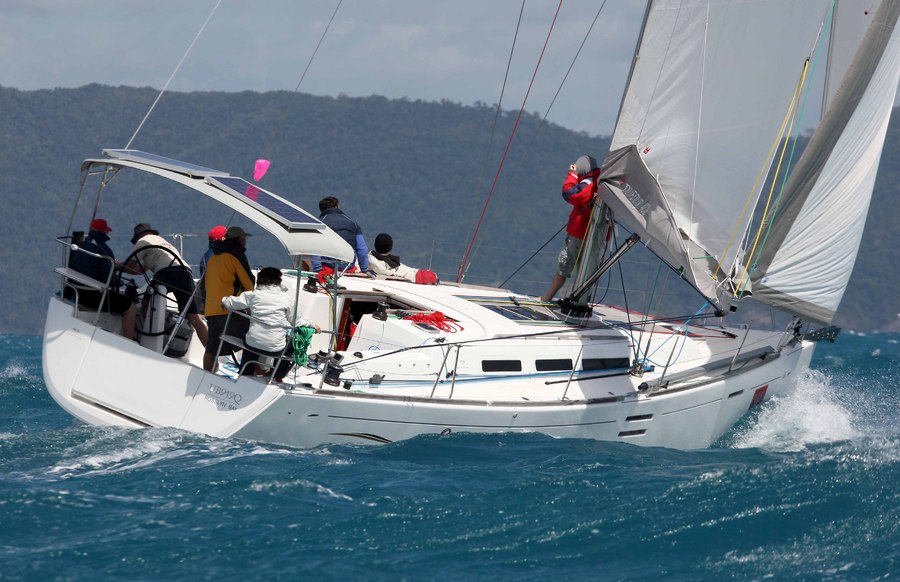 AH-30 : Audi Hamilton Island RW 2011 : SAILING: Writing Illustration and Photography by Crosbie Lorimer