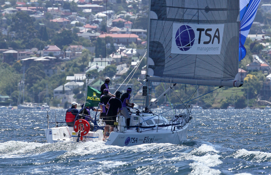 RSH11_14 : Rolex Sydney Hobart 2011 : SAILING: Writing Illustration and Photography by Crosbie Lorimer