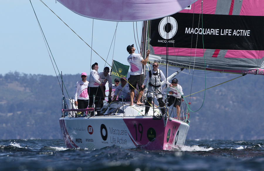 RSH11_17 : Rolex Sydney Hobart 2011 : SAILING: Writing Illustration and Photography by Crosbie Lorimer