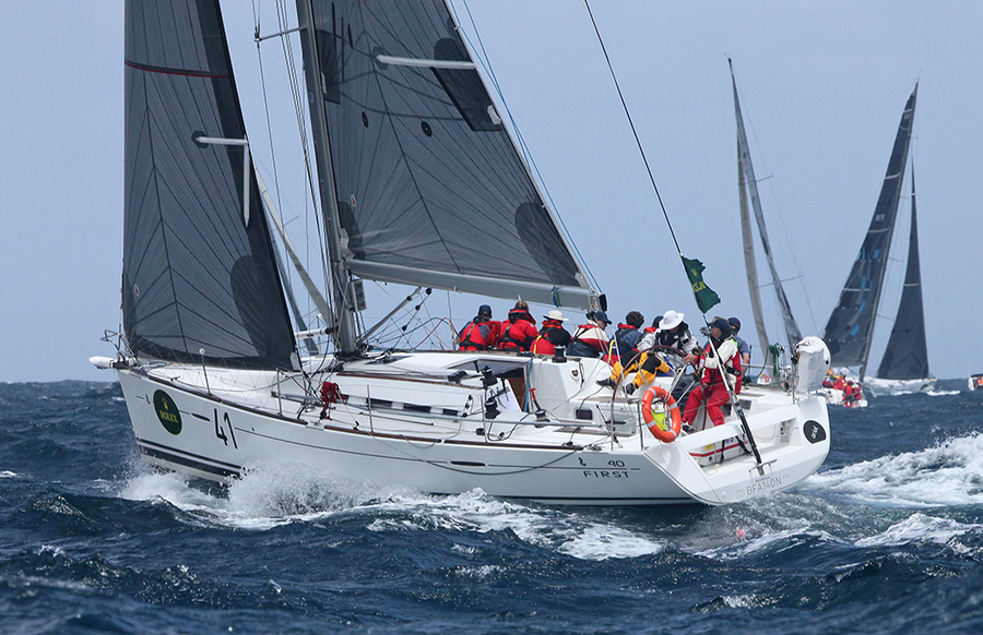 RSH12_13 : Rolex Sydney Hobart 2012 : SAILING: Writing Illustration and Photography by Crosbie Lorimer