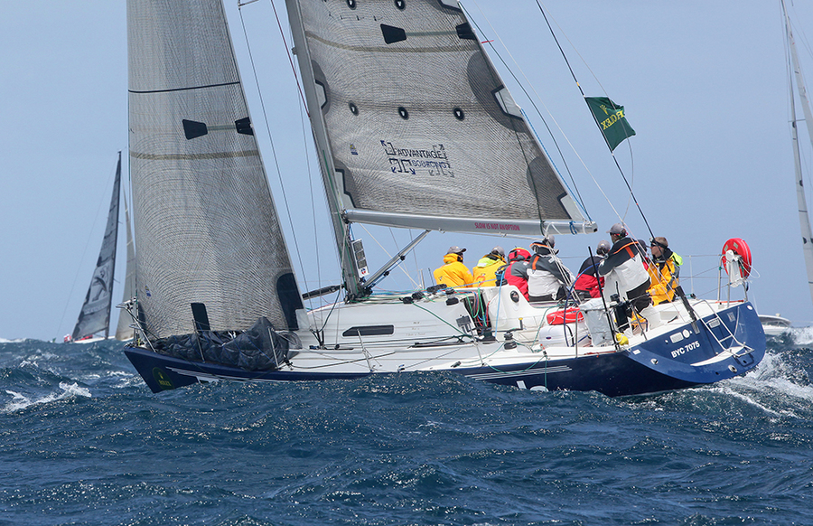 RSH12_14 : Rolex Sydney Hobart 2012 : SAILING: Writing Illustration and Photography by Crosbie Lorimer