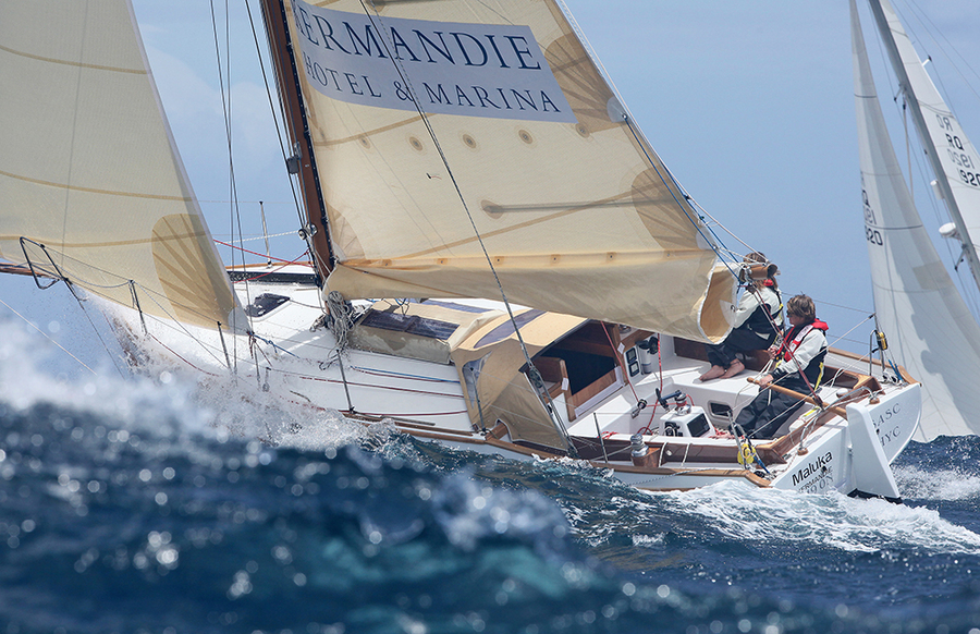 RSH12_16 : Rolex Sydney Hobart 2012 : SAILING: Writing Illustration and Photography by Crosbie Lorimer